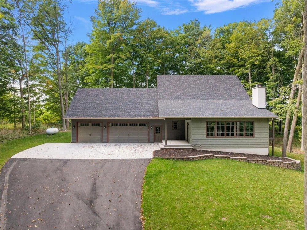 8806 Lakewood Trail Berrien Township, MI 49102