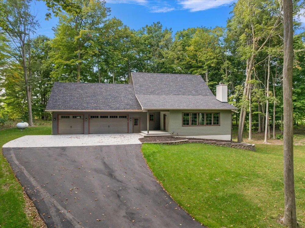 8806 Lakewood Trail Berrien Township, MI 49102