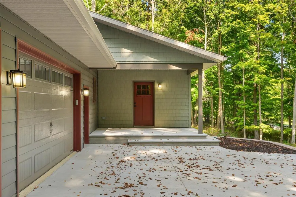 8806 Lakewood Trail Berrien Township, MI 49102