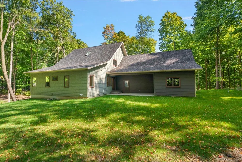 8806 Lakewood Trail Berrien Township, MI 49102