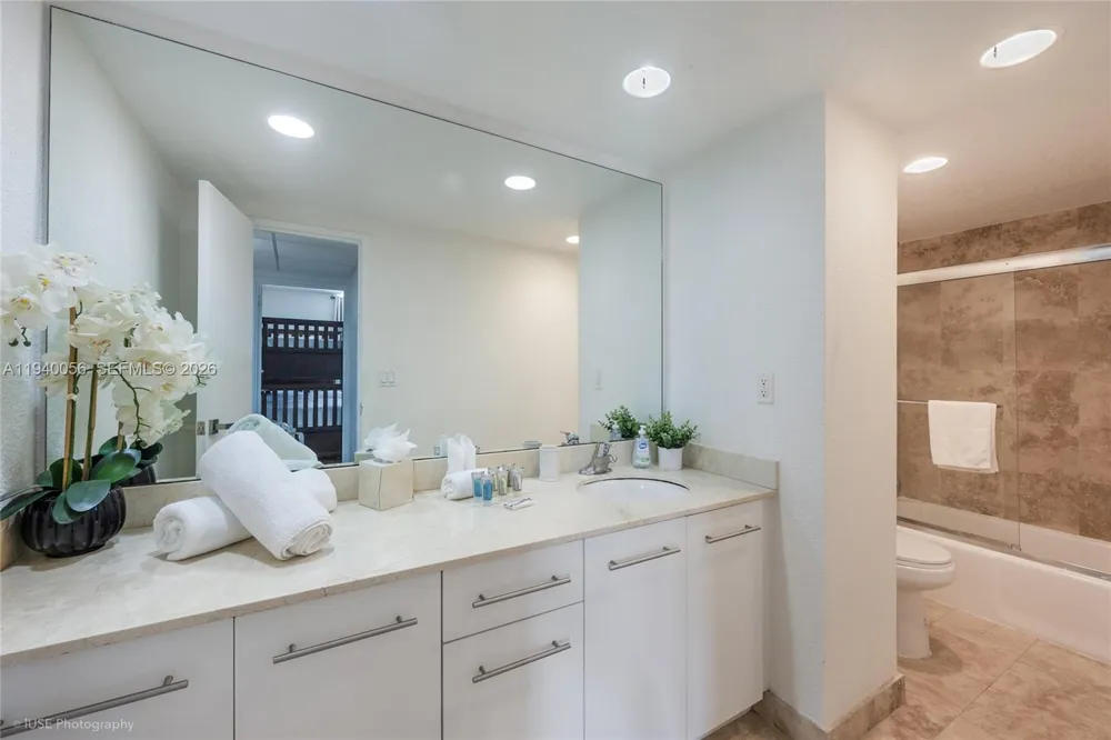 4001 S Ocean Dr #3B Hollywood, FL 33019