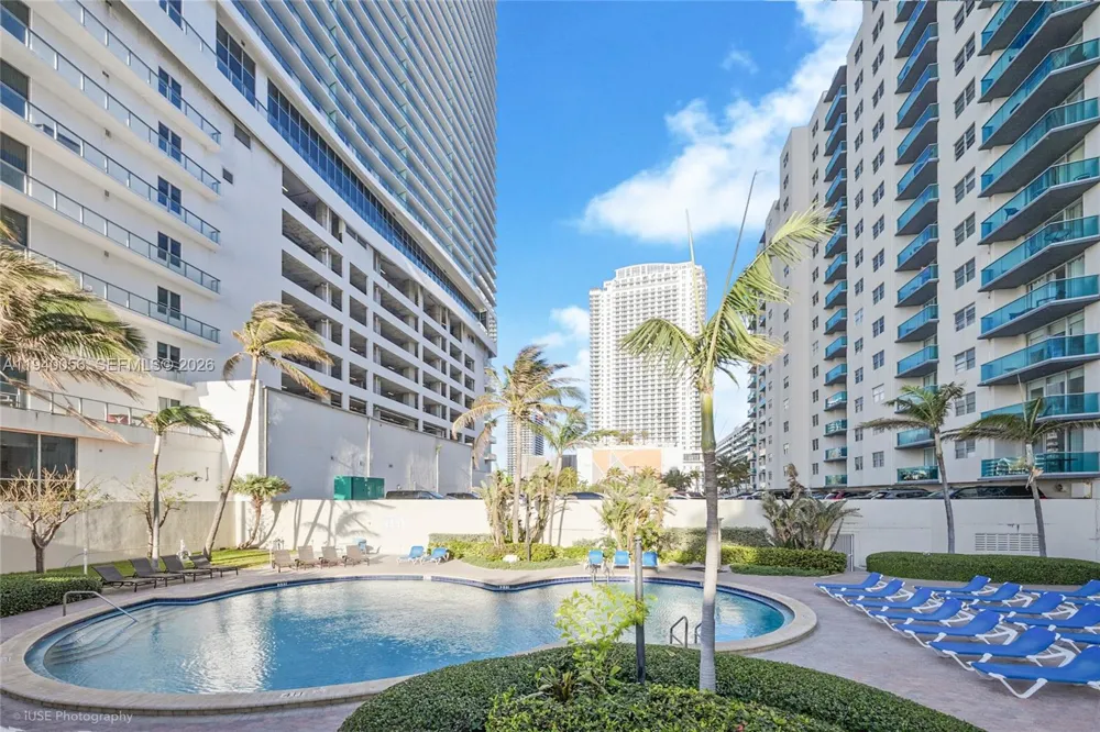 4001 S Ocean Dr #3B Hollywood, FL 33019