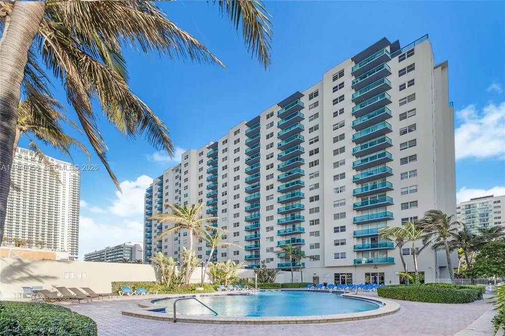 4001 S Ocean Dr #3B Hollywood, FL 33019