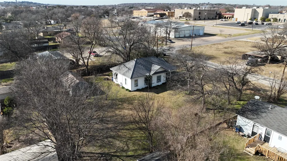 213 W Eldred Street #1 Burleson, TX 76028