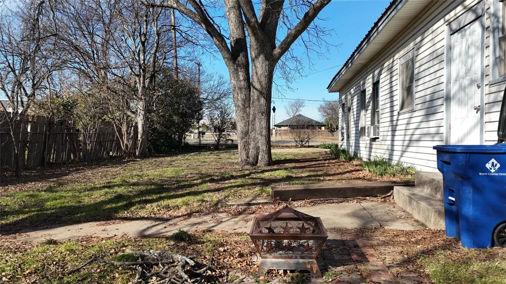 213 W Eldred Street #1 Burleson, TX 76028