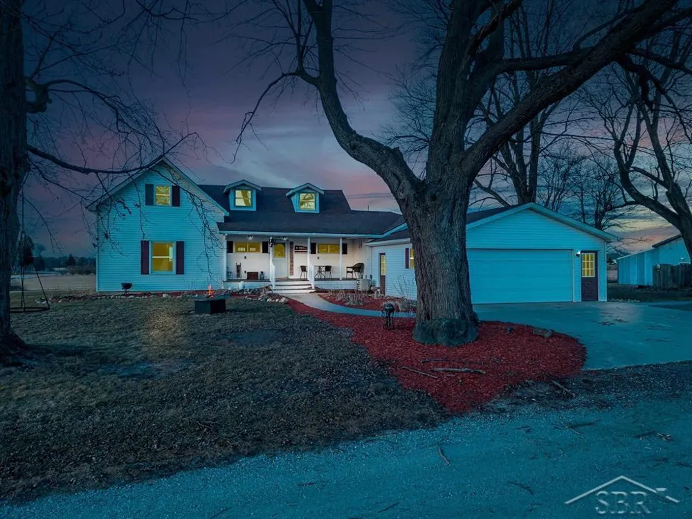 6408 Five Mile Road Hope Township, MI 48628