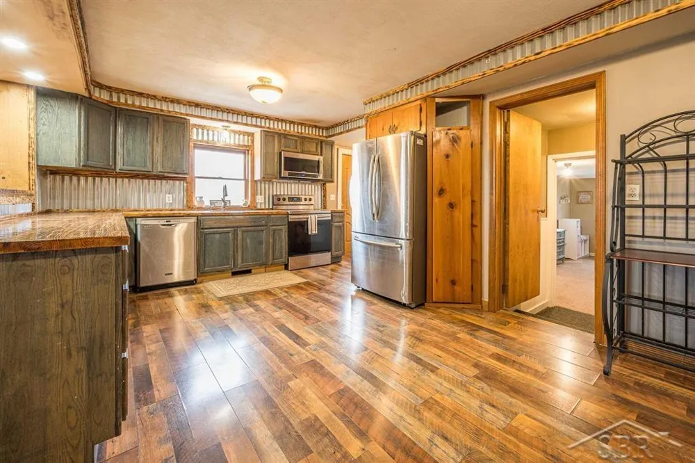 6408 Five Mile Road Hope Township, MI 48628