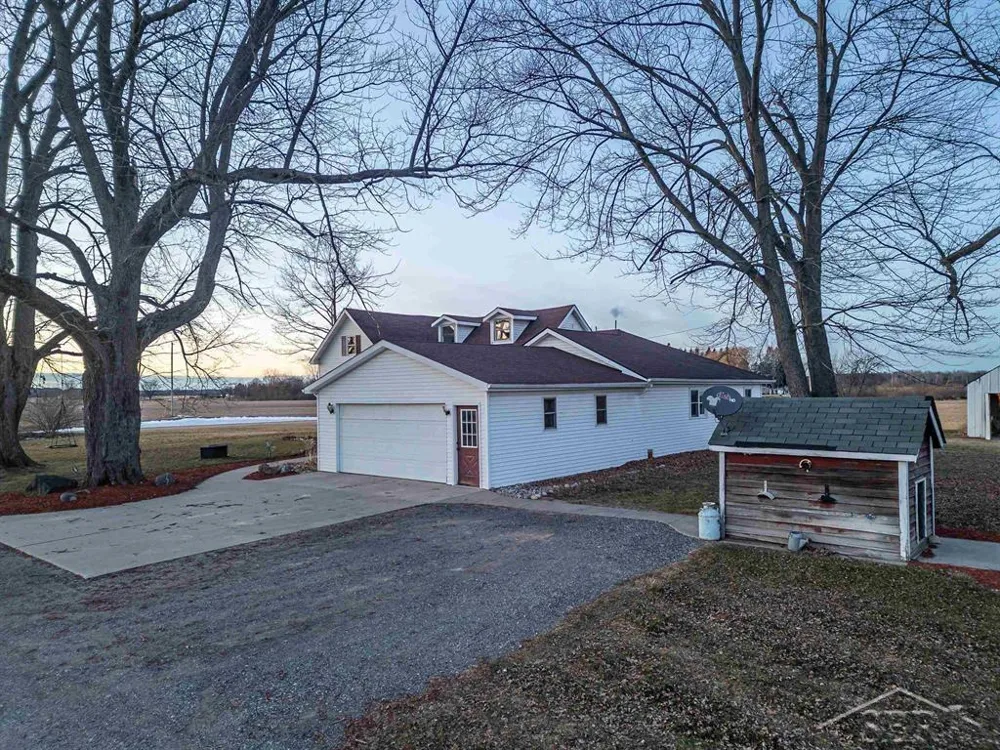 6408 Five Mile Road Hope Township, MI 48628