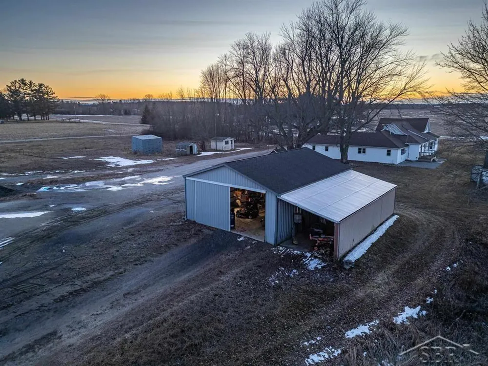 6408 Five Mile Road Hope Township, MI 48628