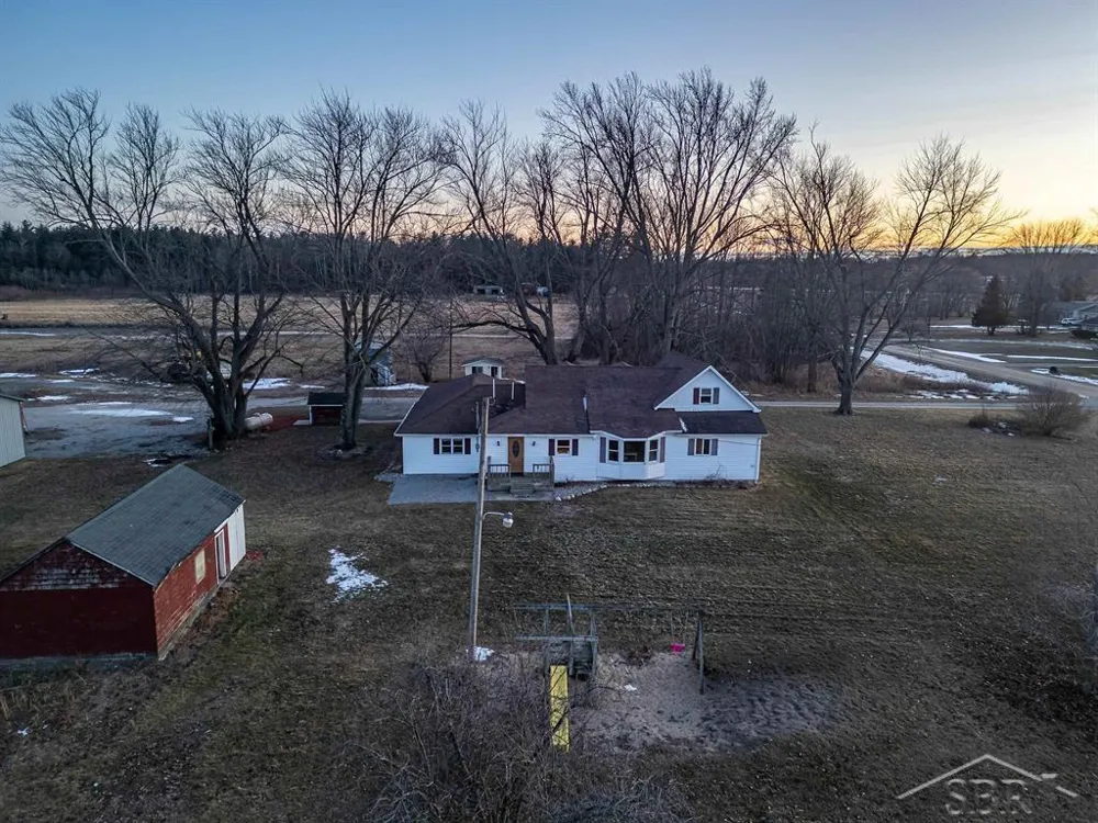6408 Five Mile Road Hope Township, MI 48628