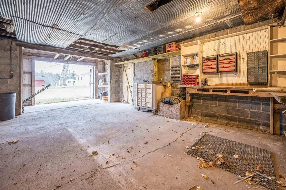 6408 Five Mile Road Hope Township, MI 48628