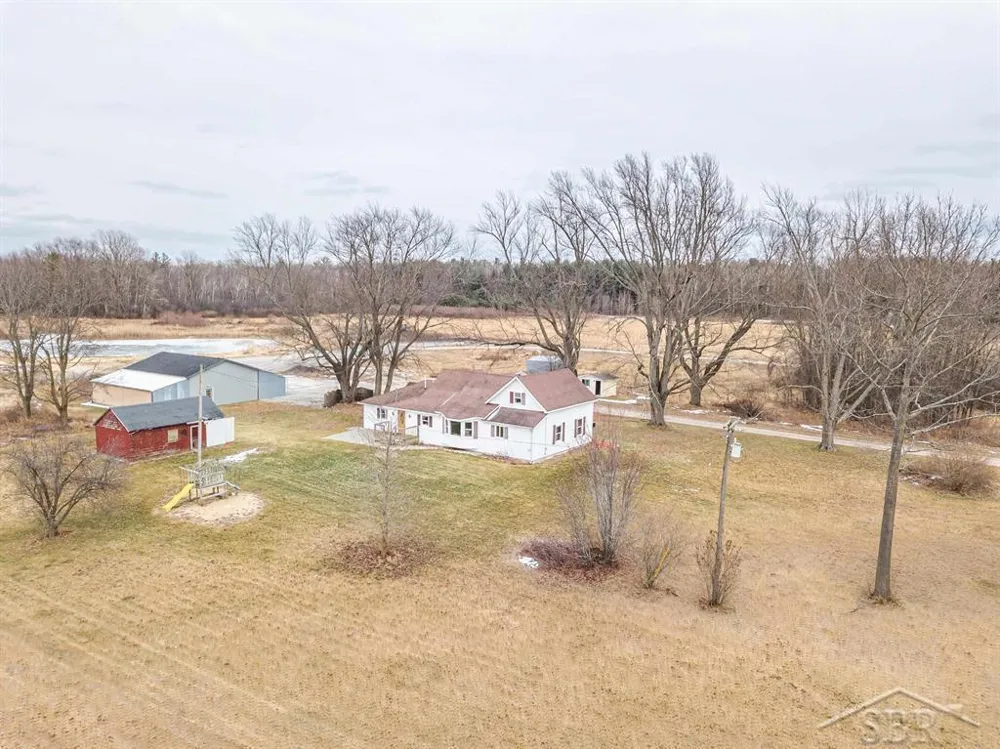 6408 Five Mile Road Hope Township, MI 48628