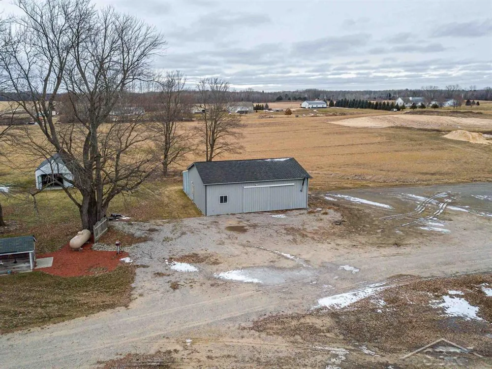 6408 Five Mile Road Hope Township, MI 48628