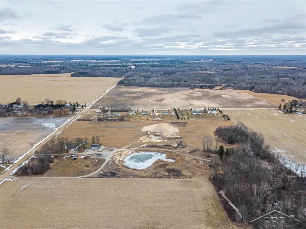 6408 Five Mile Road Hope Township, MI 48628