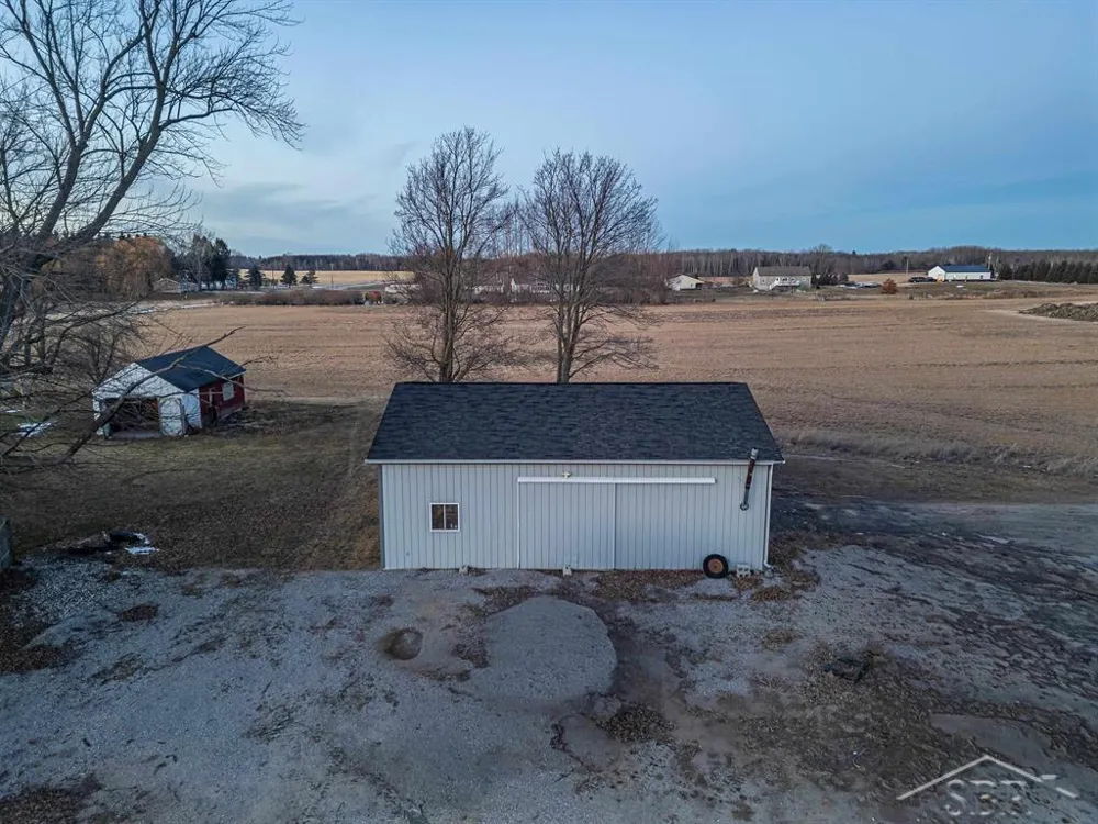 6408 Five Mile Road Hope Township, MI 48628