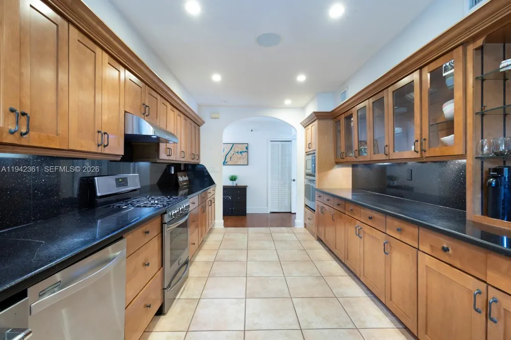 360 SW 28th Rd Miami, FL 33129