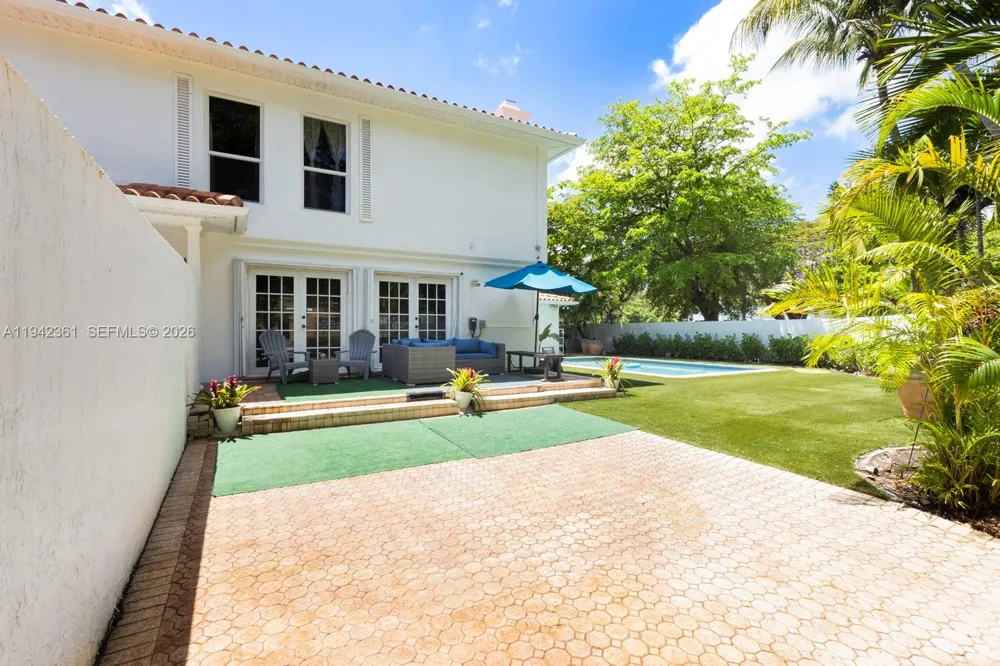 360 SW 28th Rd Miami, FL 33129