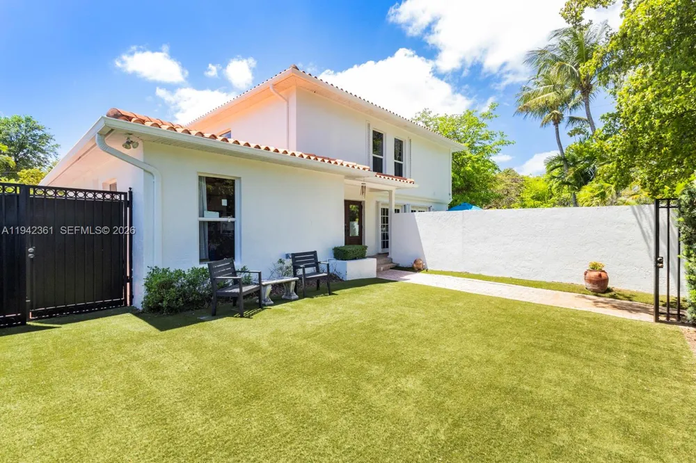 360 SW 28th Rd Miami, FL 33129