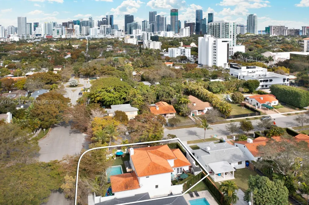360 SW 28th Rd Miami, FL 33129