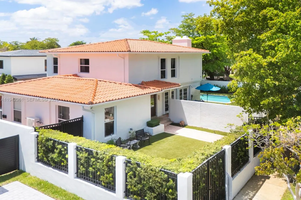 360 SW 28th Rd Miami, FL 33129