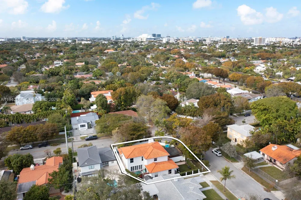 360 SW 28th Rd Miami, FL 33129