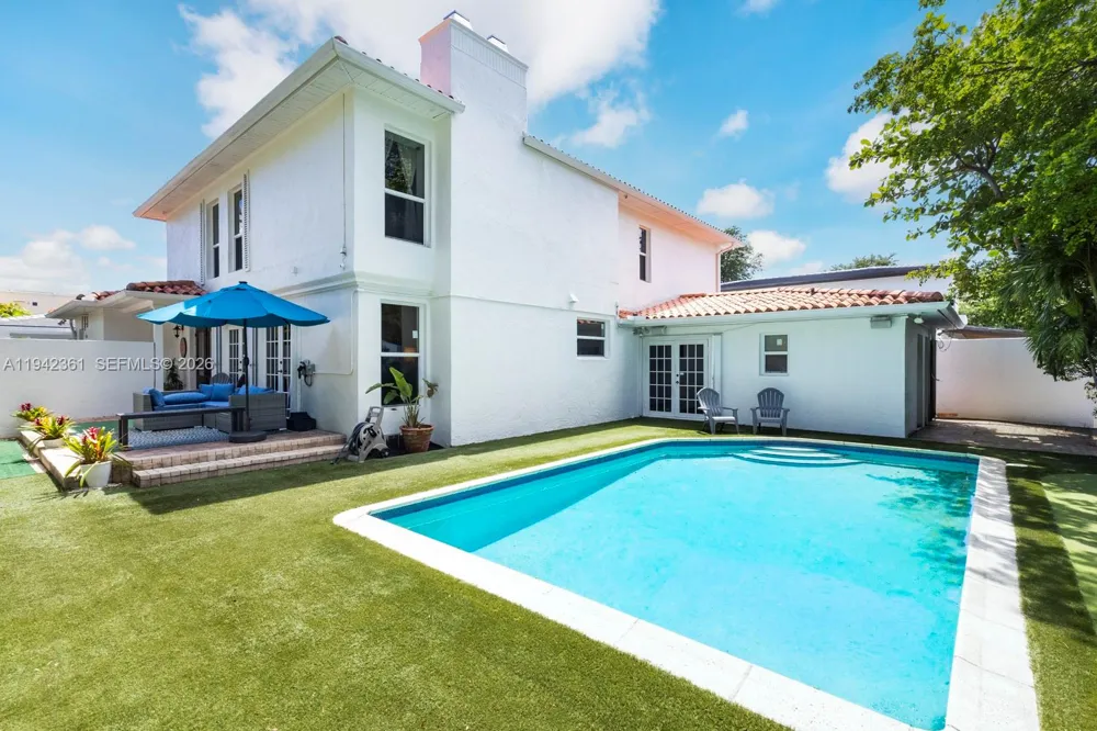 360 SW 28th Rd Miami, FL 33129