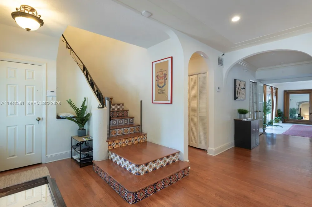 360 SW 28th Rd Miami, FL 33129