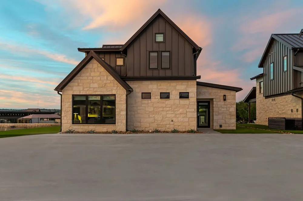 395 Emma Jean Trail Iredell, TX 76649