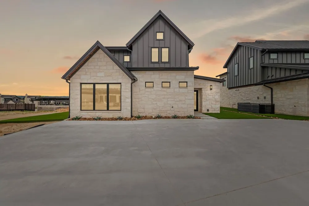 395 Emma Jean Trail Iredell, TX 76649
