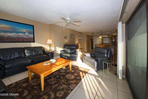 1571 S Atlantic Avenue #303