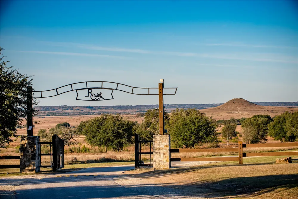 355 Emma Jean Trail Iredell, TX 76649