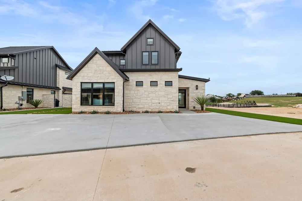 355 Emma Jean Trail Iredell, TX 76649