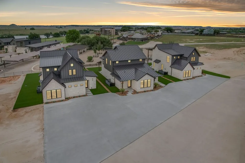 355 Emma Jean Trail Iredell, TX 76649
