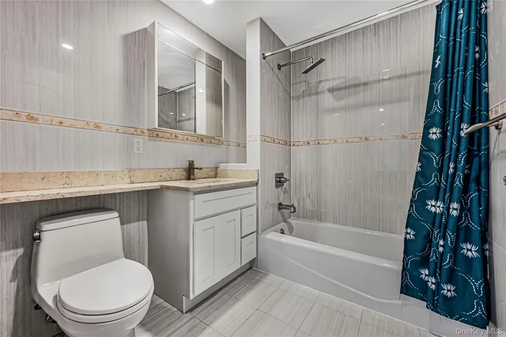 6538 austin st #2A Rego Park, NY 11374