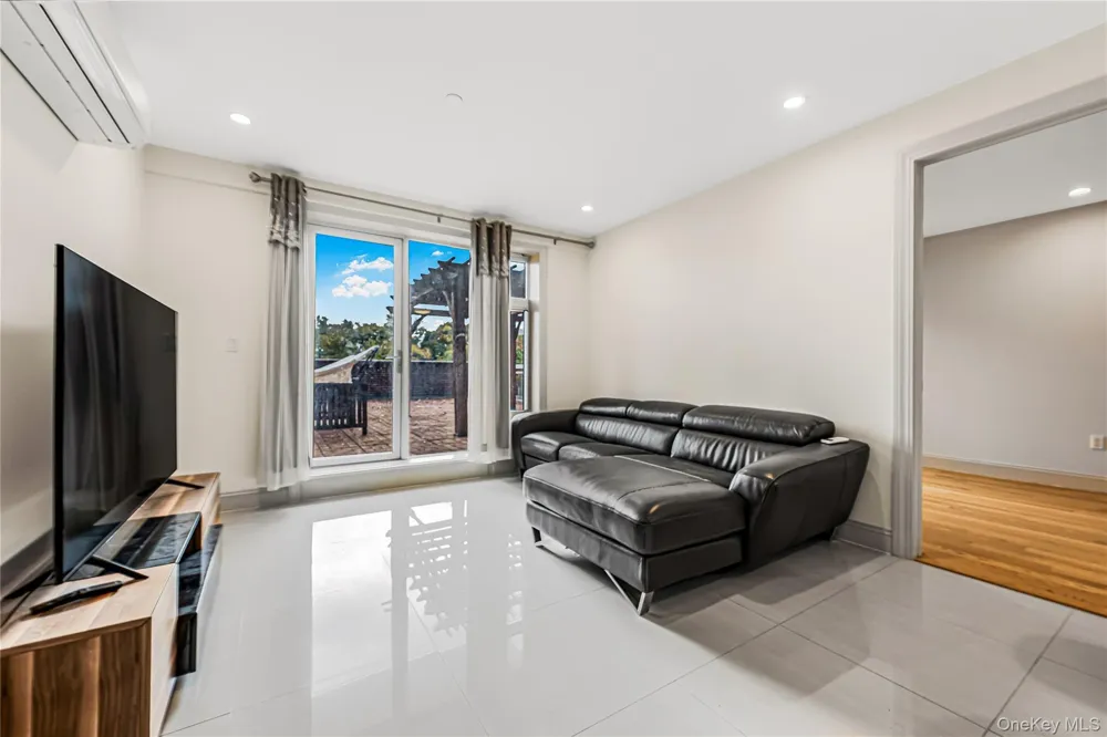 6538 austin st #2A Rego Park, NY 11374