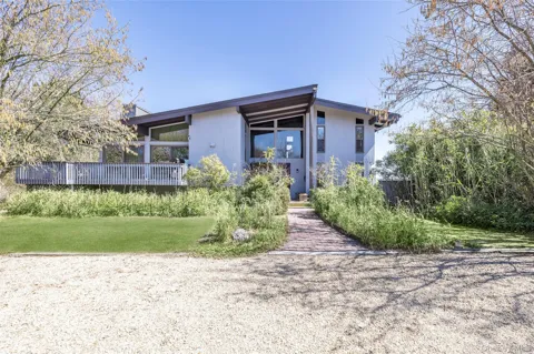 154 W Lake Drive