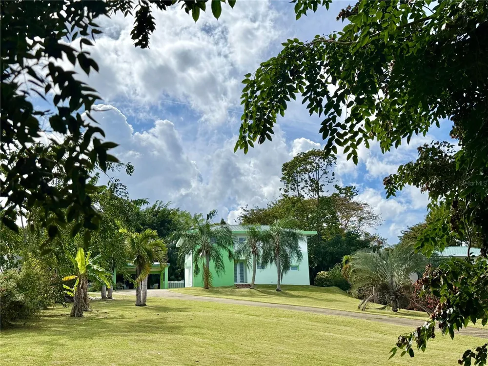 5 BATEY OESTE #14 Luquillo, PR 00773