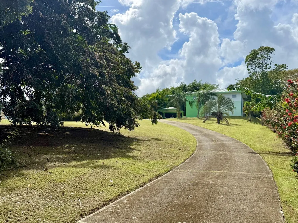 5 BATEY OESTE #14 Luquillo, PR 00773