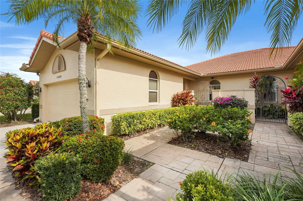 3350 W CHELMSFORD COURT #13 Sarasota, FL 34235