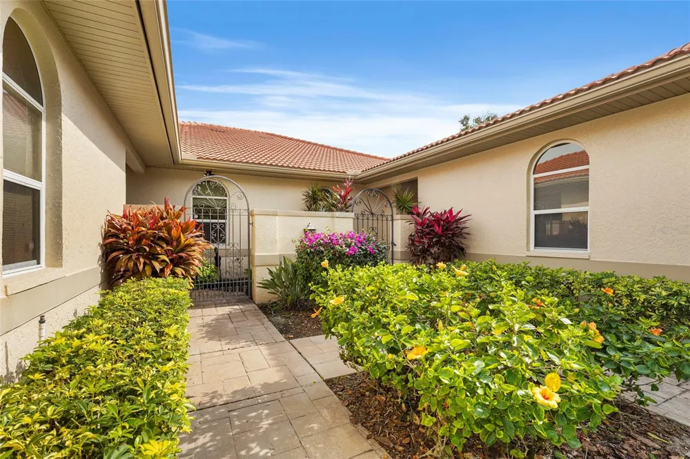 3350 W CHELMSFORD COURT #13 Sarasota, FL 34235