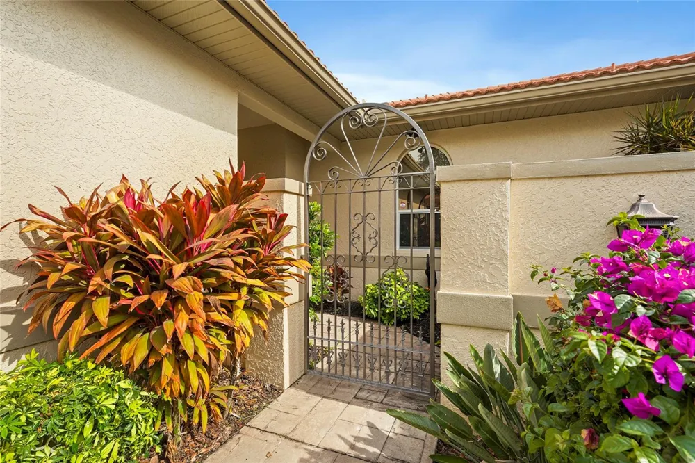 3350 W CHELMSFORD COURT #13 Sarasota, FL 34235