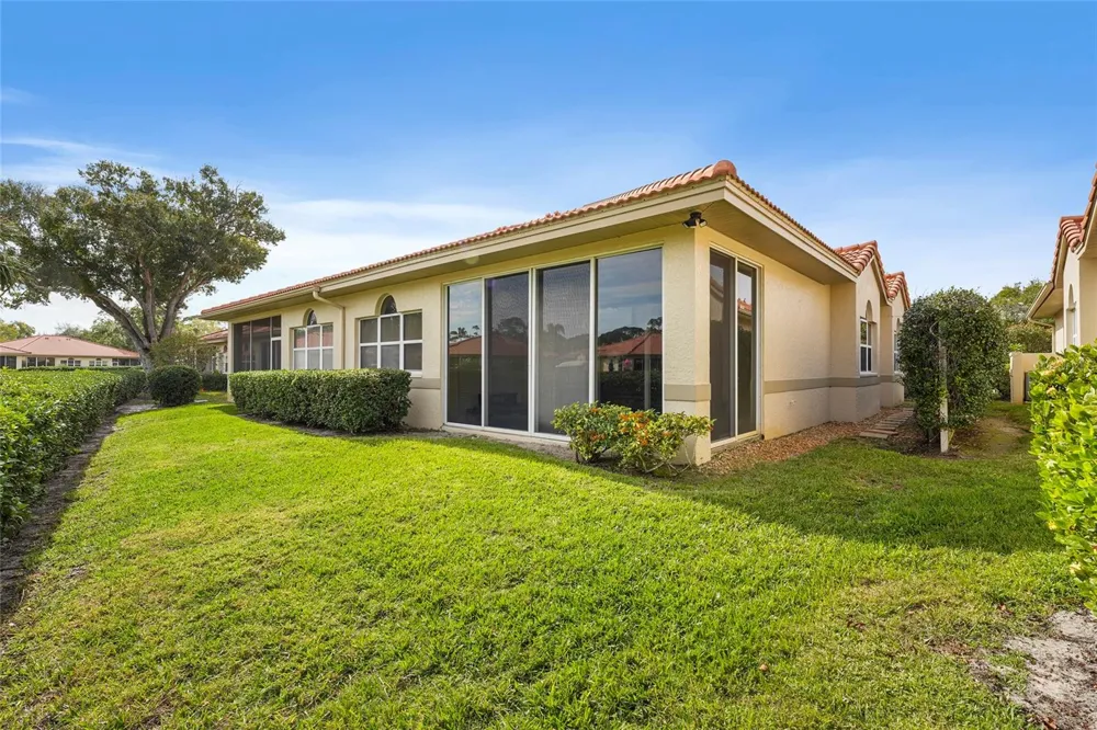 3350 W CHELMSFORD COURT #13 Sarasota, FL 34235