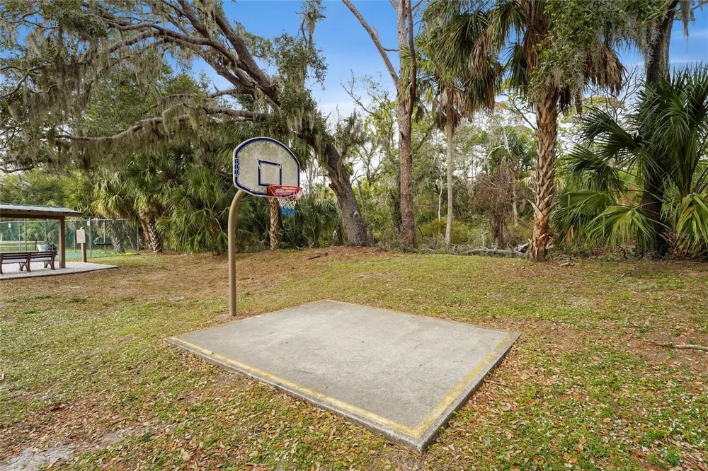 3350 W CHELMSFORD COURT #13 Sarasota, FL 34235