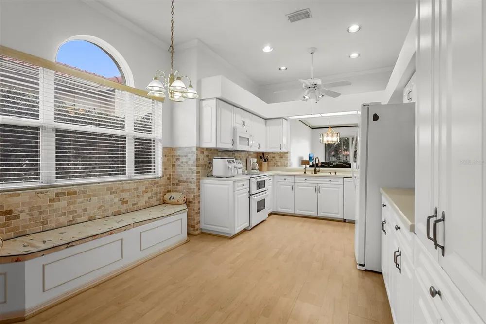 3350 W CHELMSFORD COURT #13 Sarasota, FL 34235