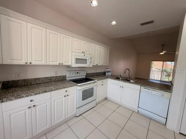 3980 MEDITERRANEA CIRCLE #522 Sarasota, FL 34233