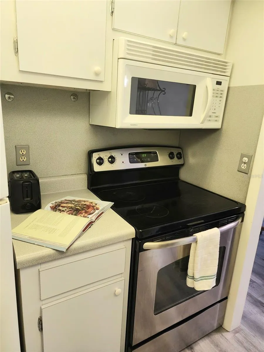 3249 BENEVA ROAD #204 Sarasota, FL 34232
