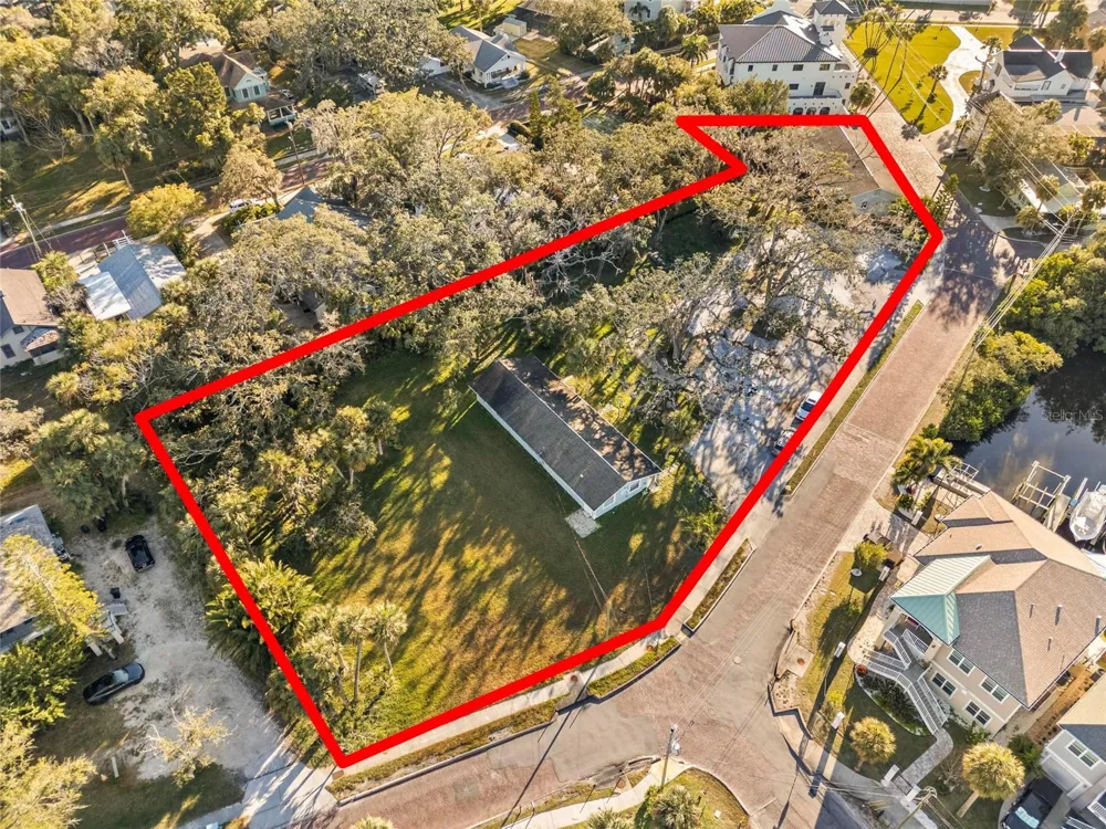 404 CANAL STREET Tarpon Springs, FL 34689