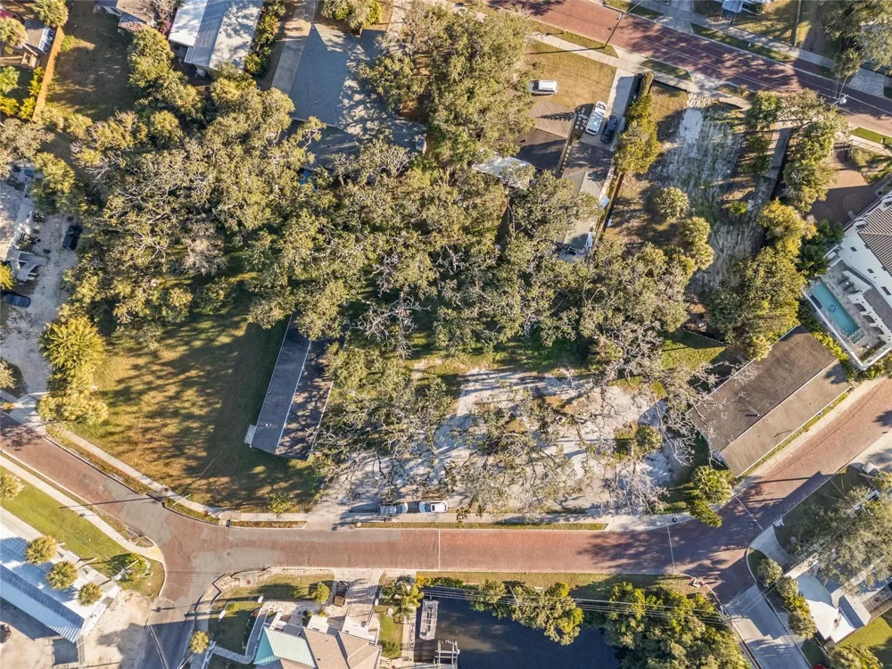 404 CANAL STREET Tarpon Springs, FL 34689