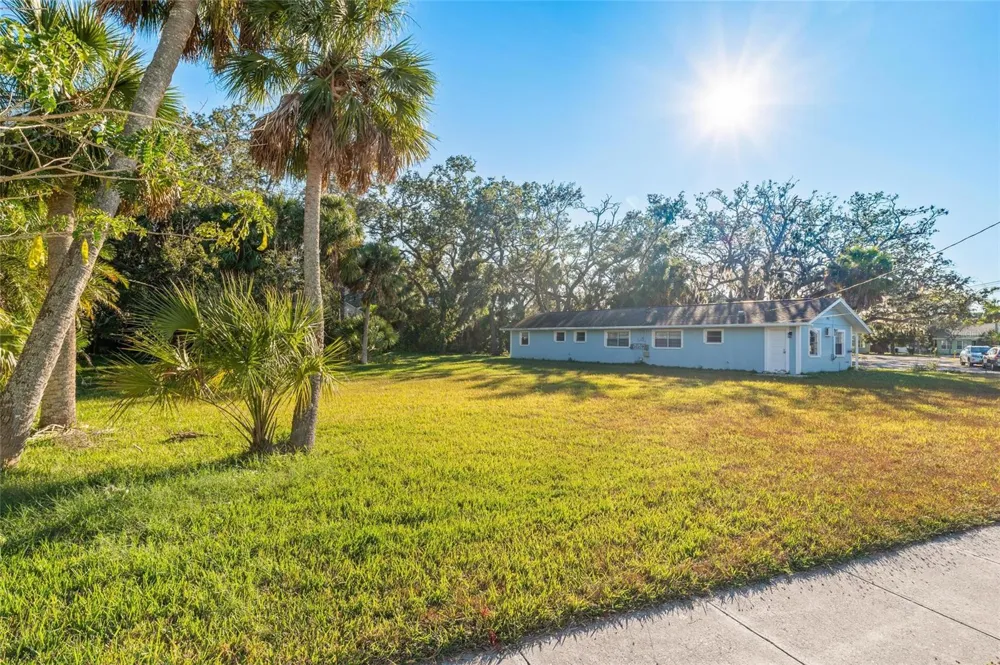 404 CANAL STREET Tarpon Springs, FL 34689