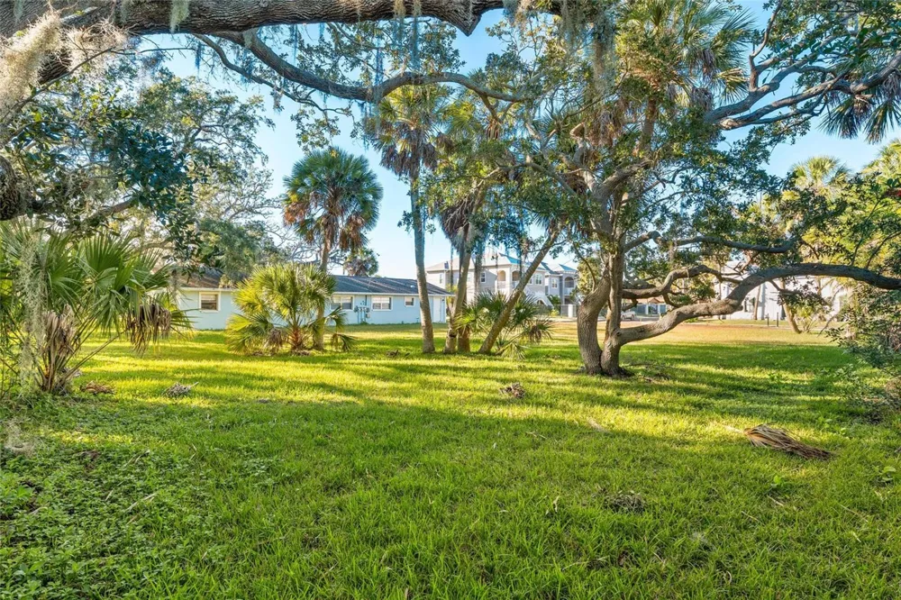 404 CANAL STREET Tarpon Springs, FL 34689